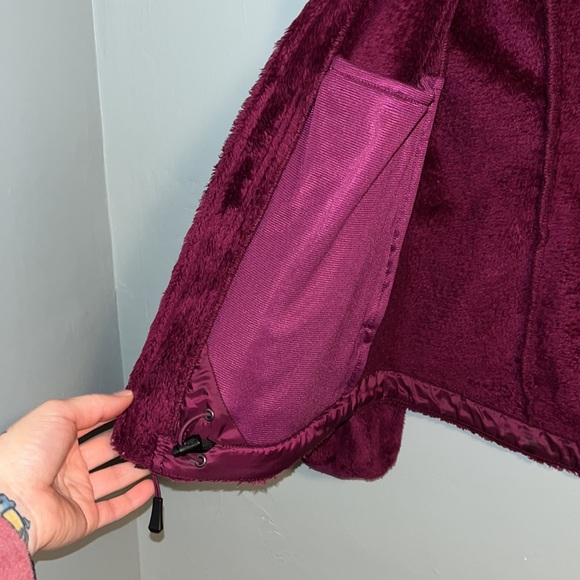 Northface Dark Fuchsia/Purple Osito Jacket. - Picture 7 of 10